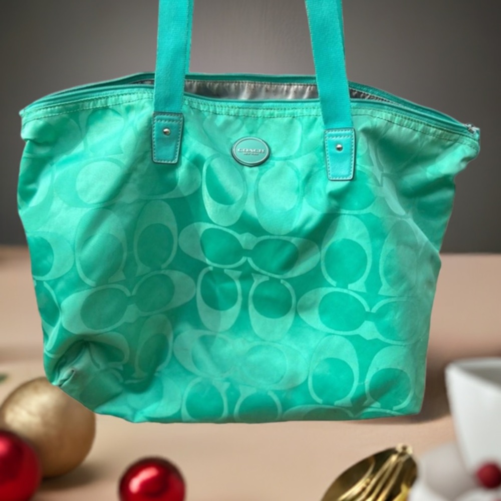 Exquisite Turquoise Coach Zipped Tote Bag